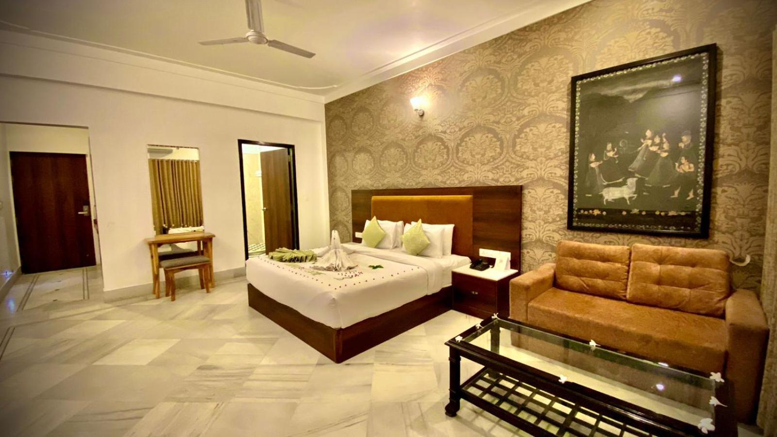 Mewar Palace Resort And Spa Udaipur Bagian luar foto
