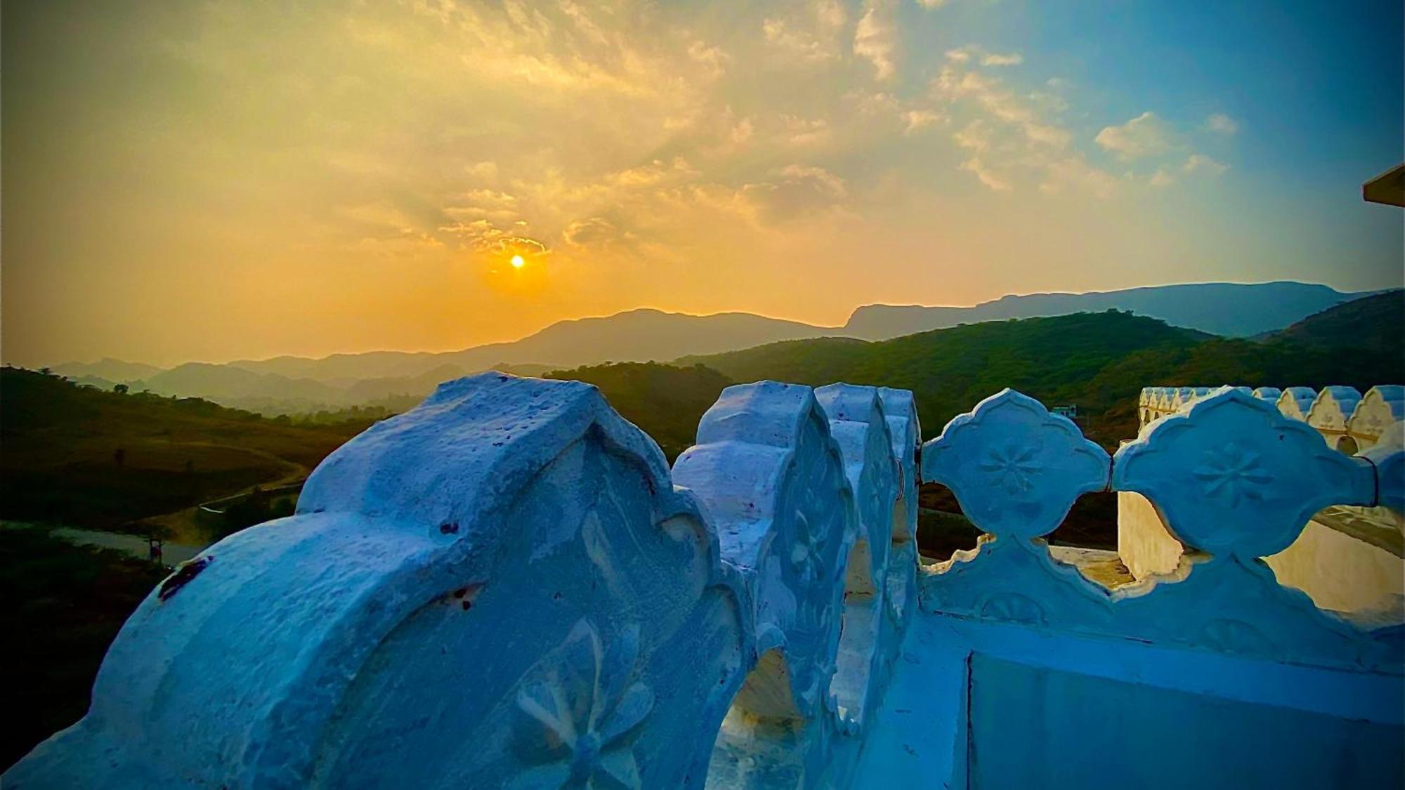 Mewar Palace Resort And Spa Udaipur Bagian luar foto