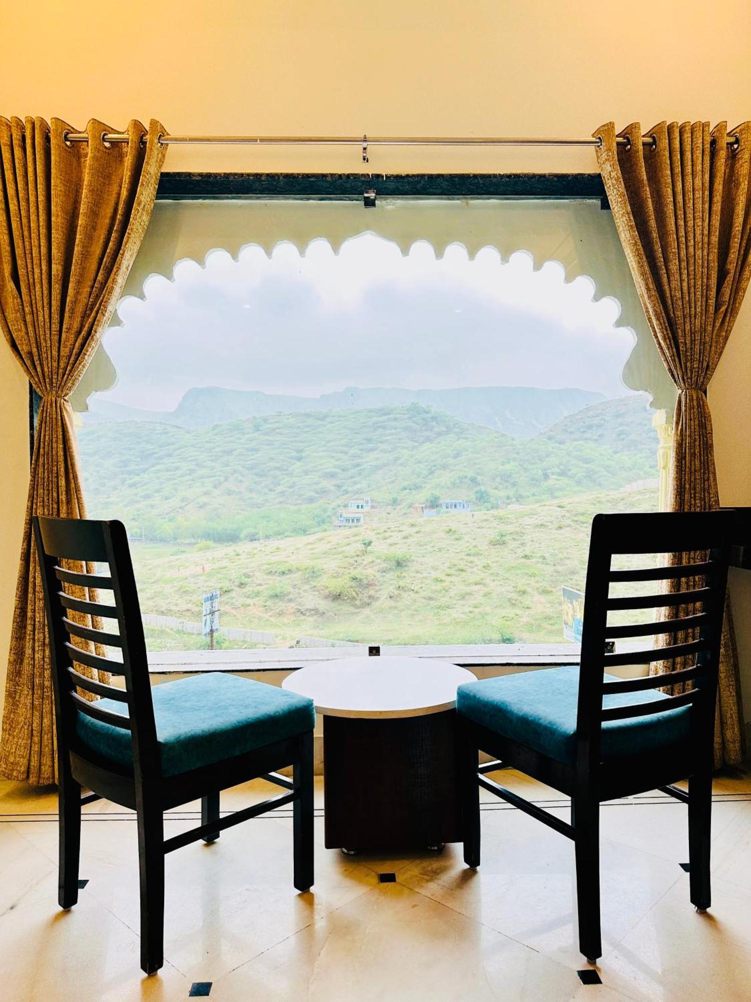 Mewar Palace Resort And Spa Udaipur Bagian luar foto