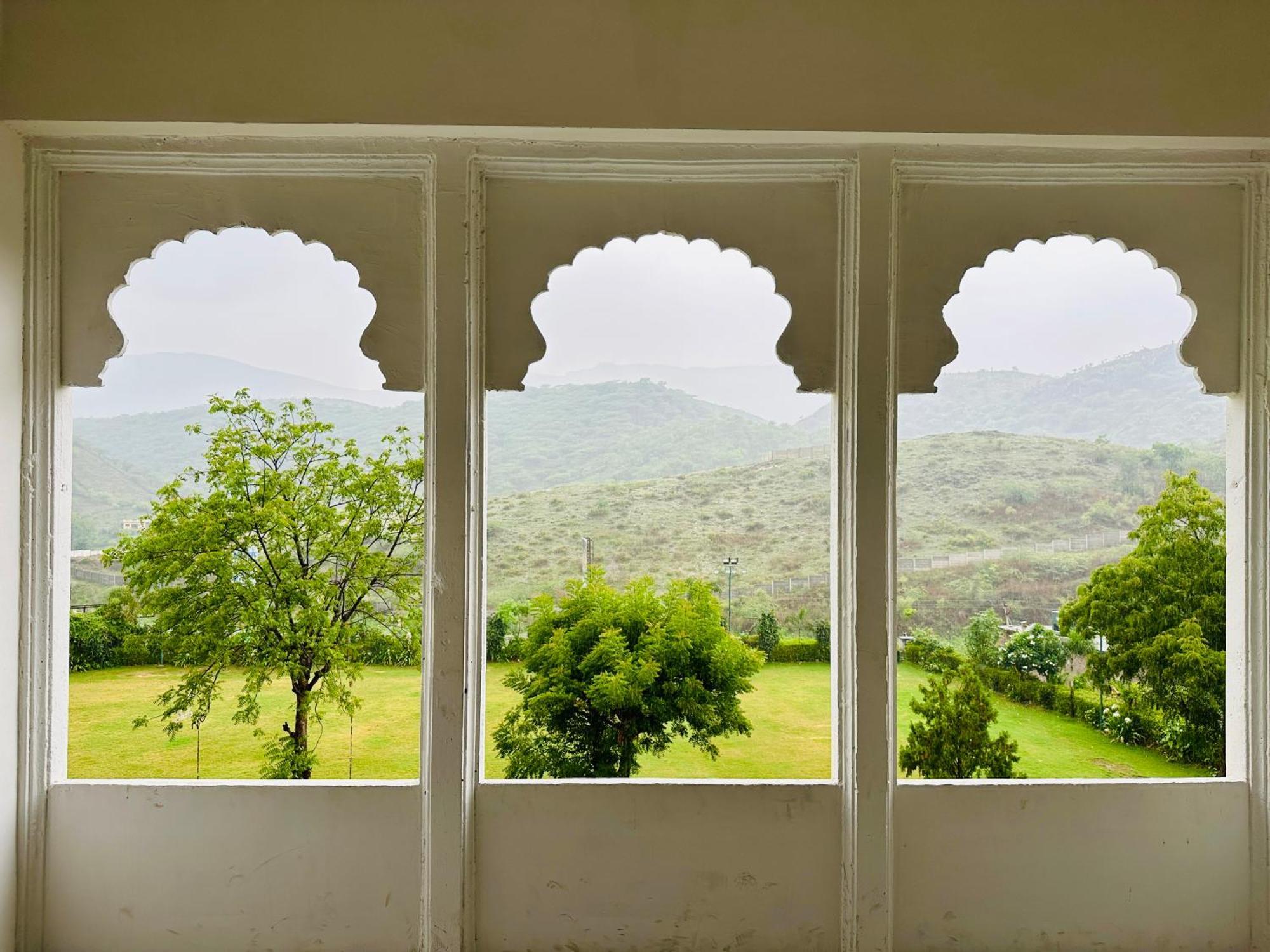 Mewar Palace Resort And Spa Udaipur Bagian luar foto