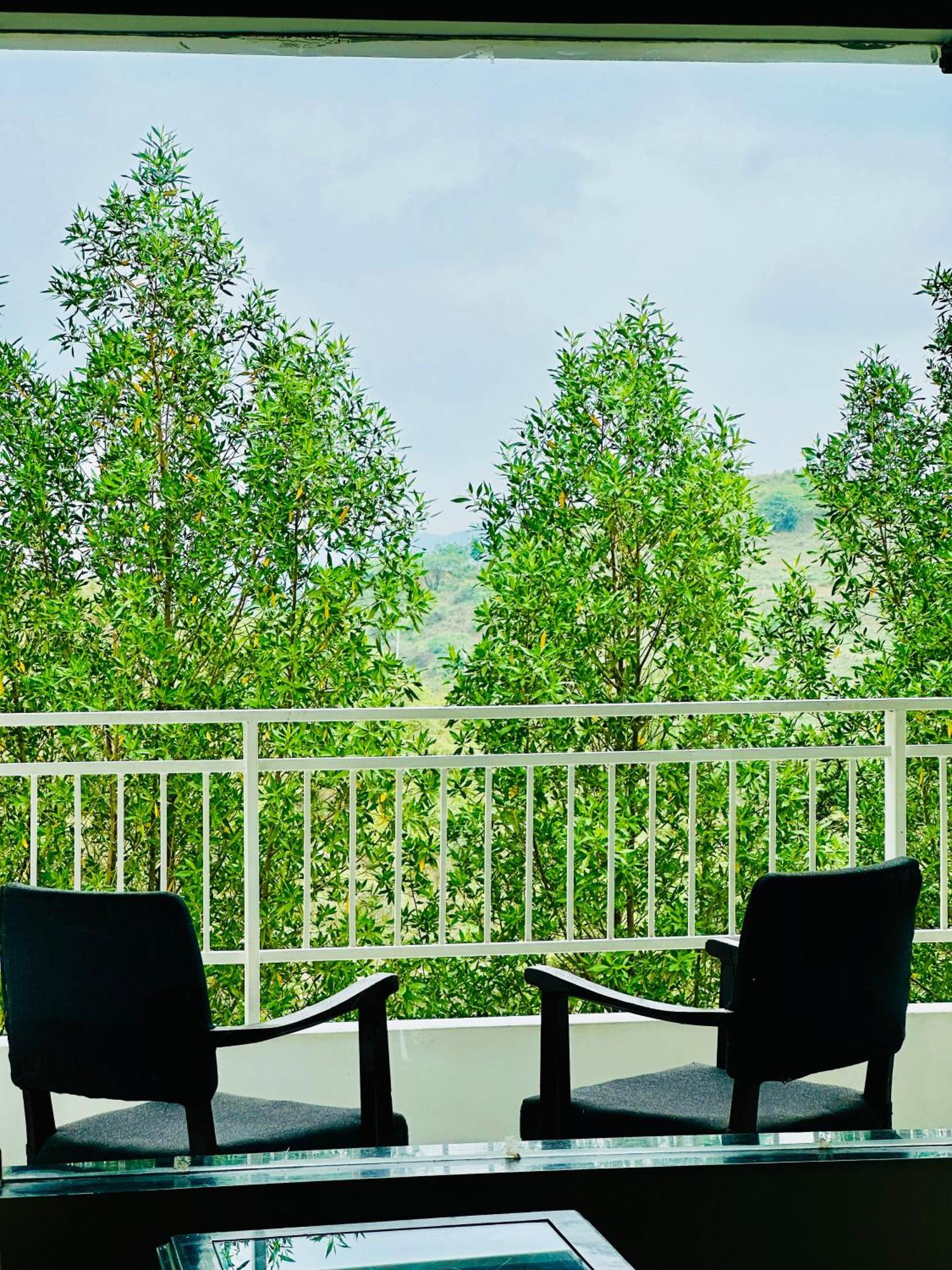 Mewar Palace Resort And Spa Udaipur Bagian luar foto