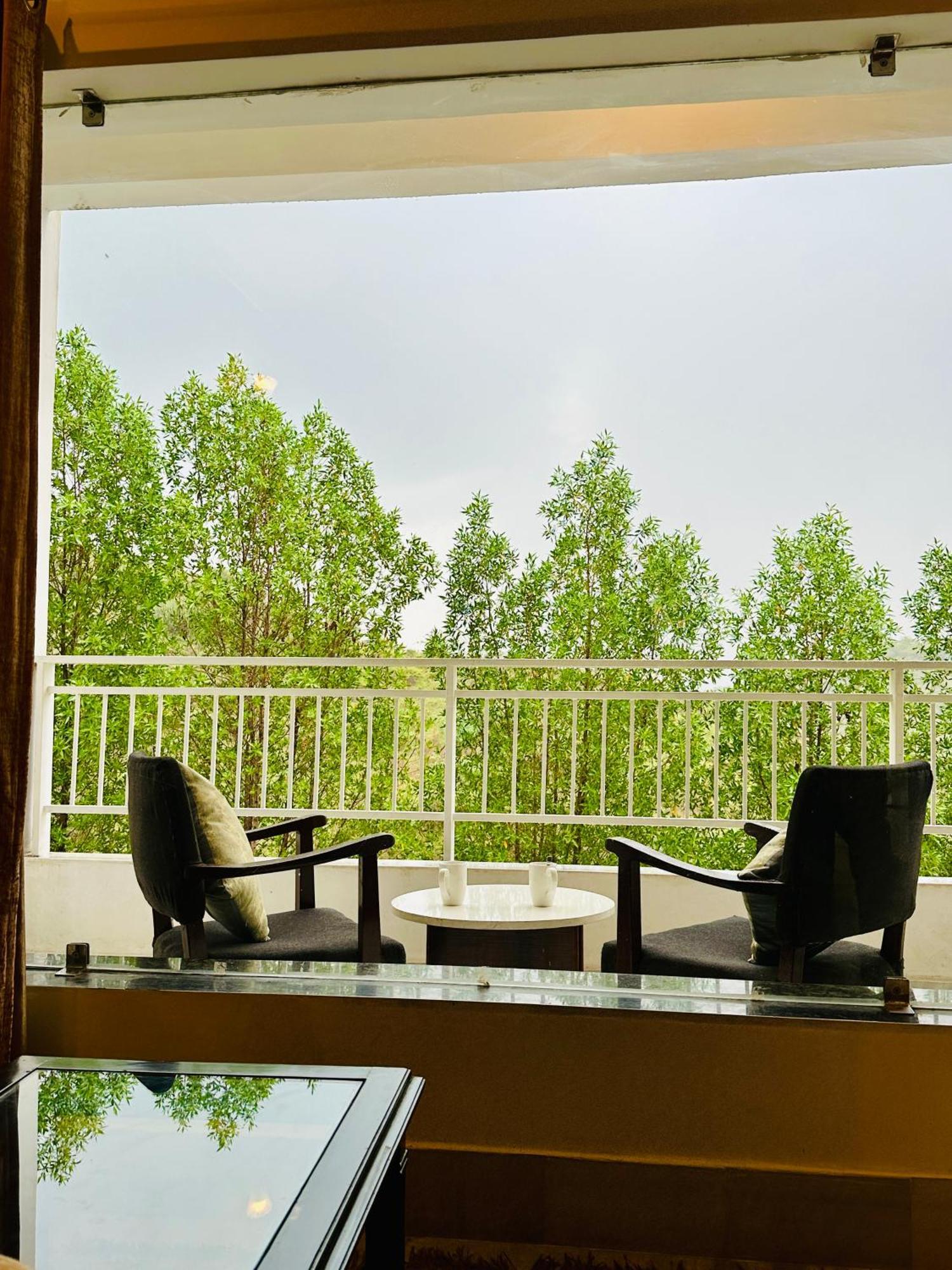 Mewar Palace Resort And Spa Udaipur Bagian luar foto