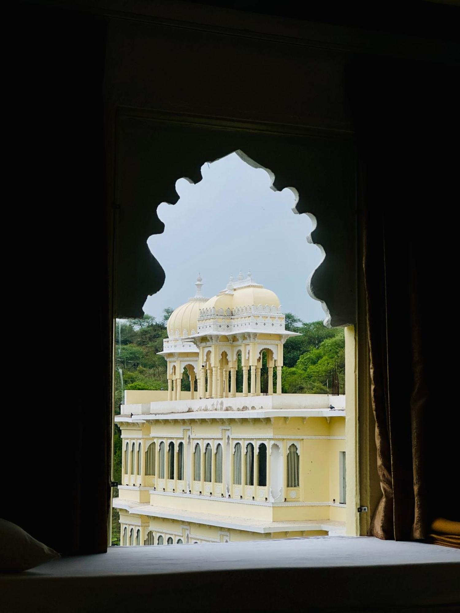 Mewar Palace Resort And Spa Udaipur Bagian luar foto