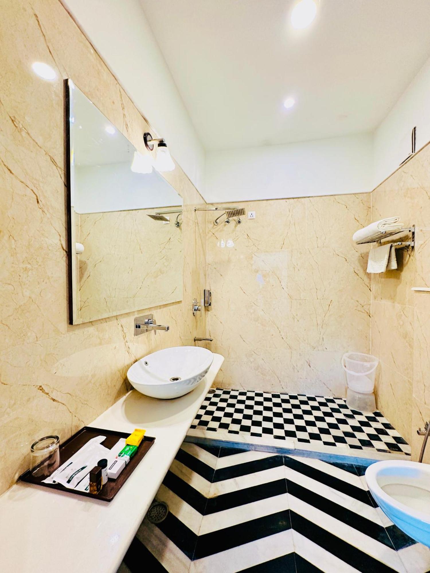 Mewar Palace Resort And Spa Udaipur Bagian luar foto