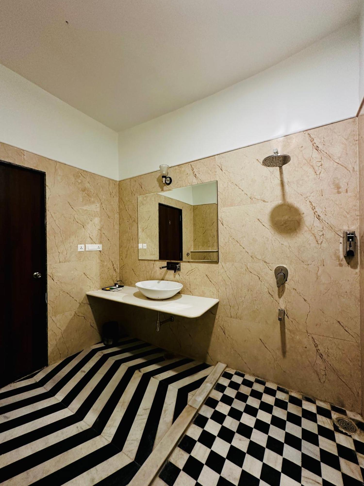 Mewar Palace Resort And Spa Udaipur Bagian luar foto