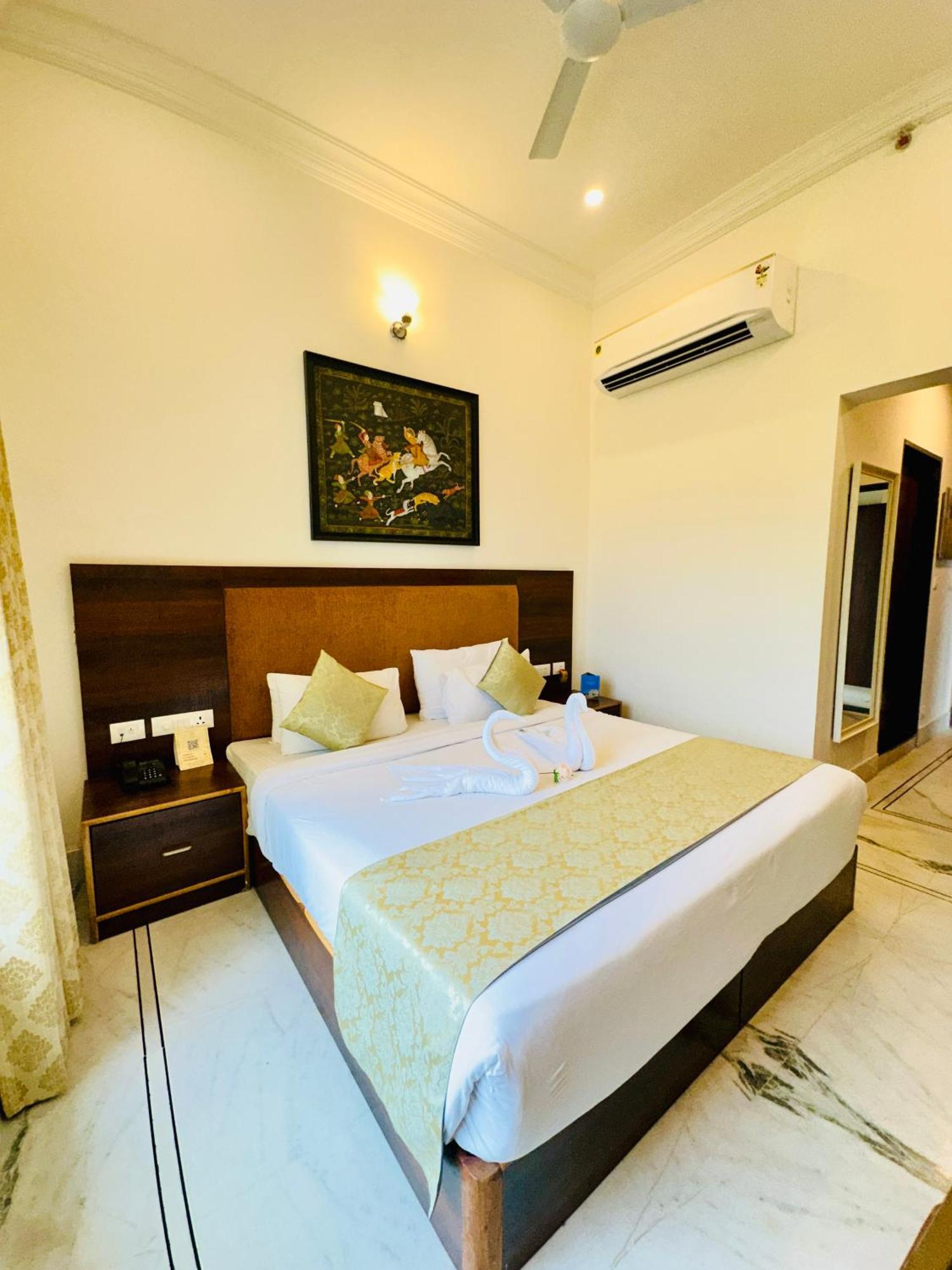 Mewar Palace Resort And Spa Udaipur Bagian luar foto